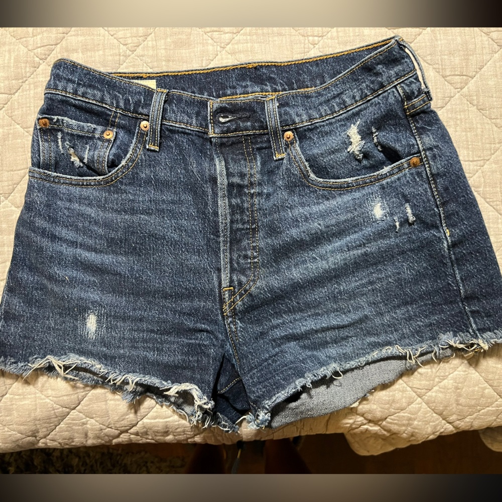 Women’s Levi denim shorts